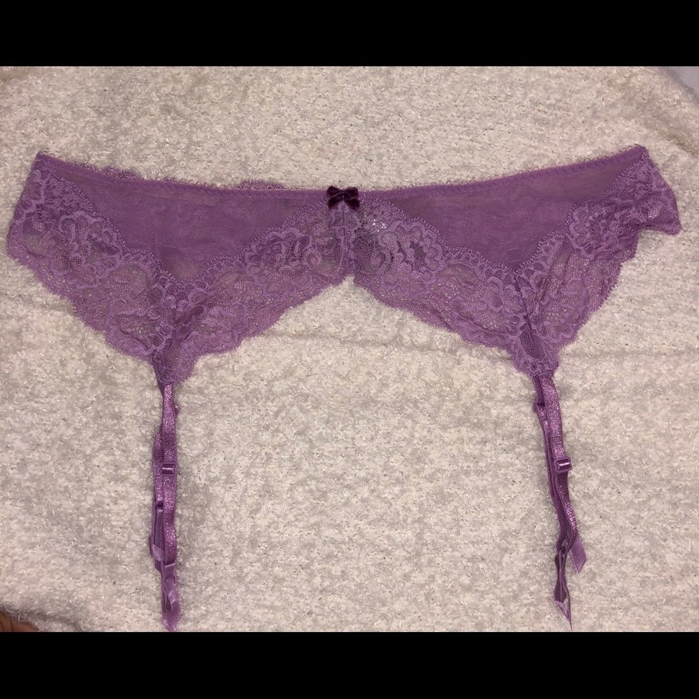 Victoria’s Secret Garter Belt